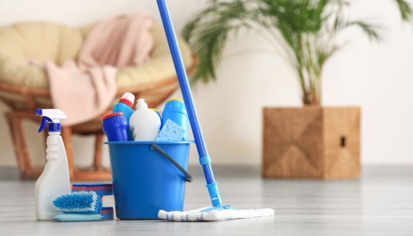 How to Mop Floors with Vinegar
